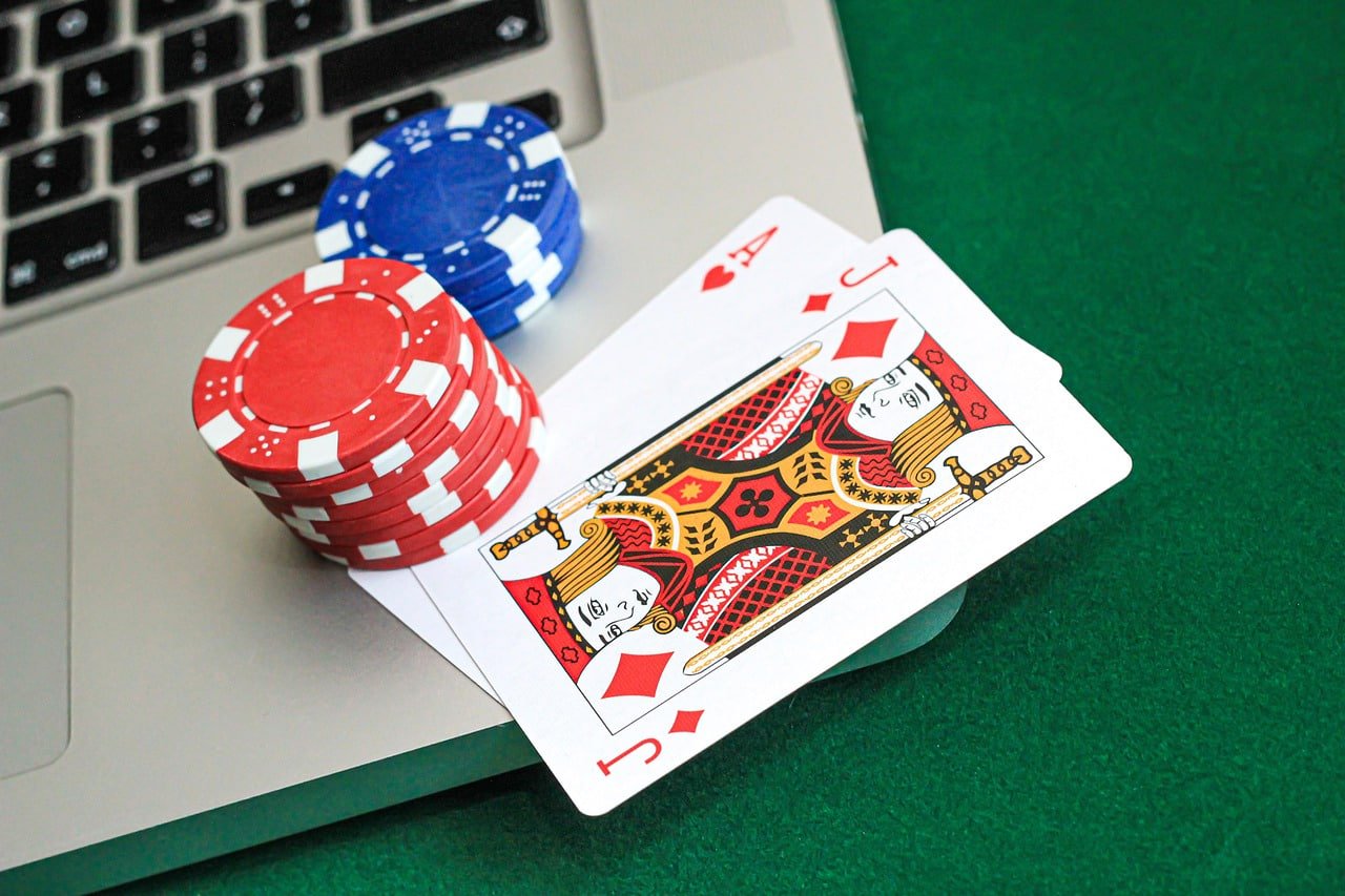 parkjili online slots selection displayed on a mobile phone screen